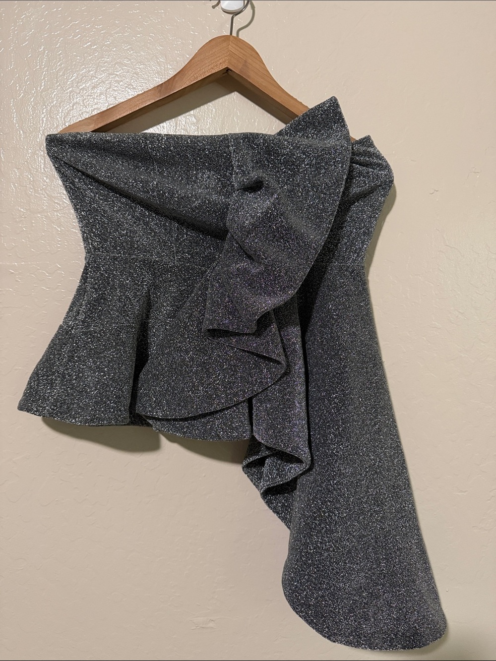 DO+BE Metallic Strapless Asymmetrical Ruffle Top Gunmetal Silver Size M